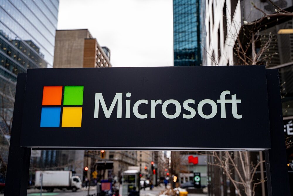 Logo Microsoft su un computer portatile Dell